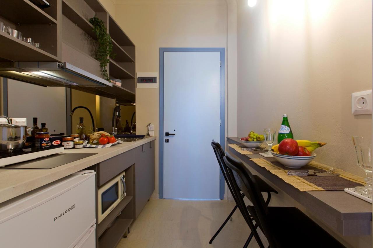 Loc Hospitality Urban Suites コルフ島 エクステリア 写真