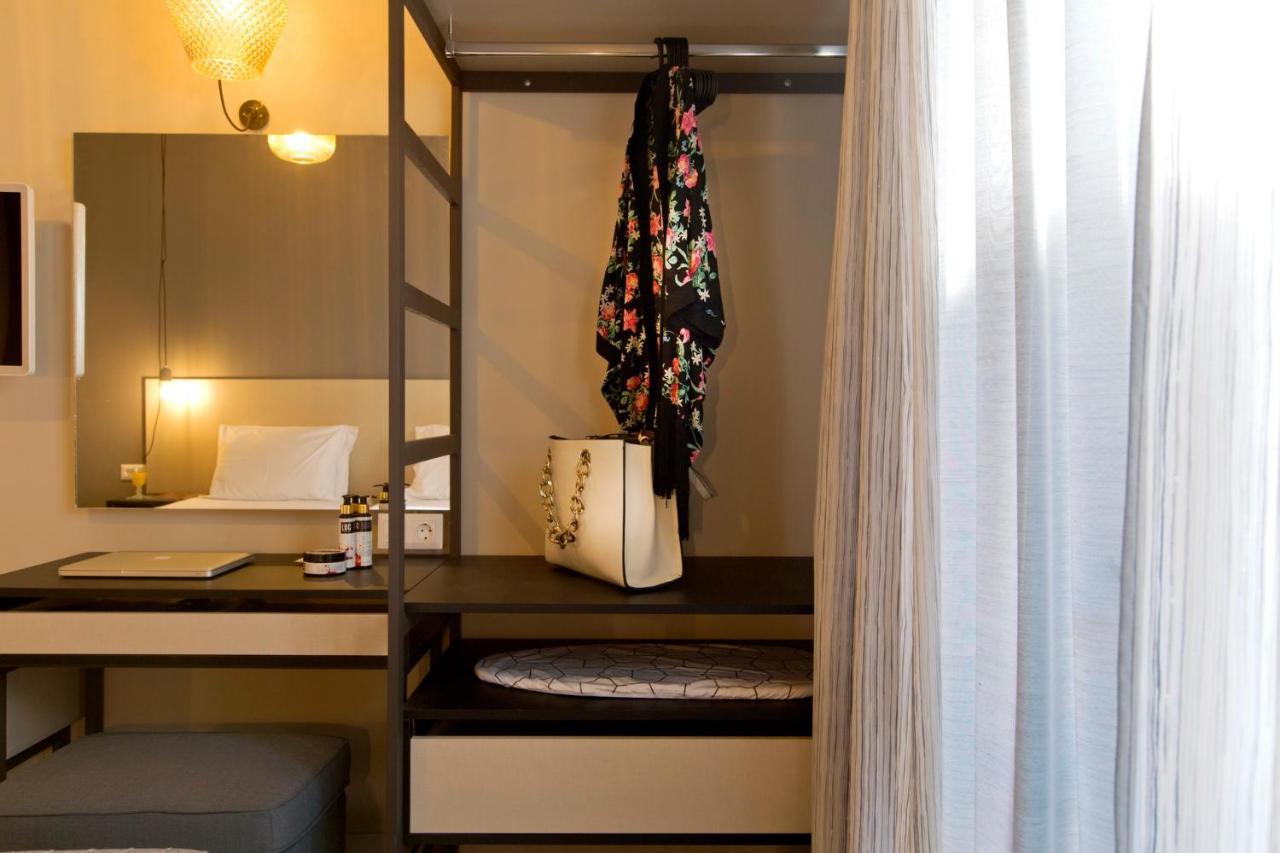 Loc Hospitality Urban Suites コルフ島 エクステリア 写真