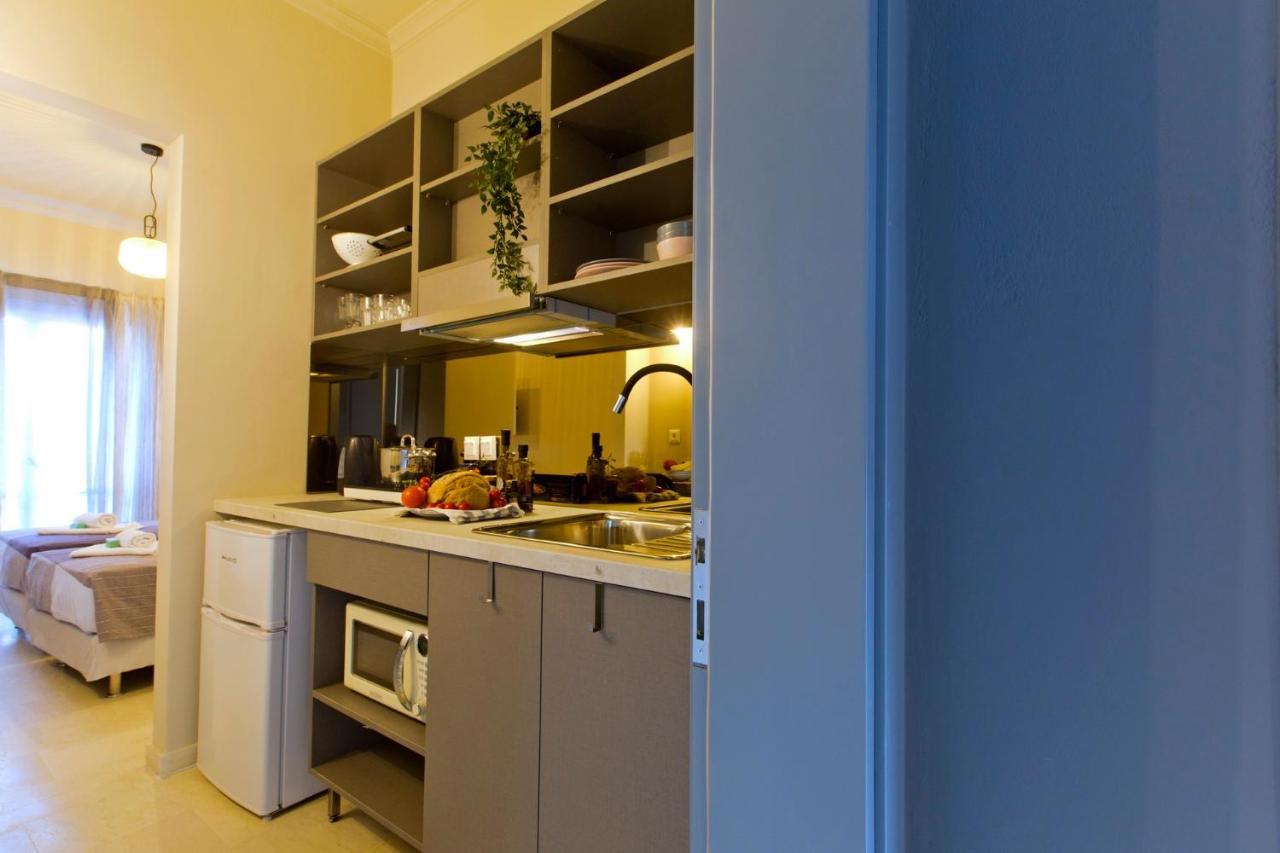 Loc Hospitality Urban Suites コルフ島 エクステリア 写真