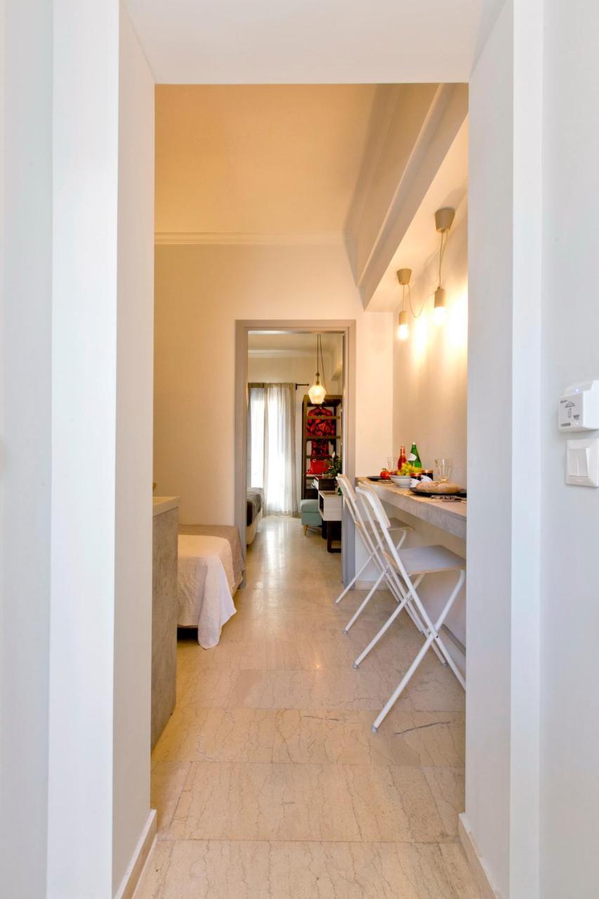Loc Hospitality Urban Suites コルフ島 エクステリア 写真