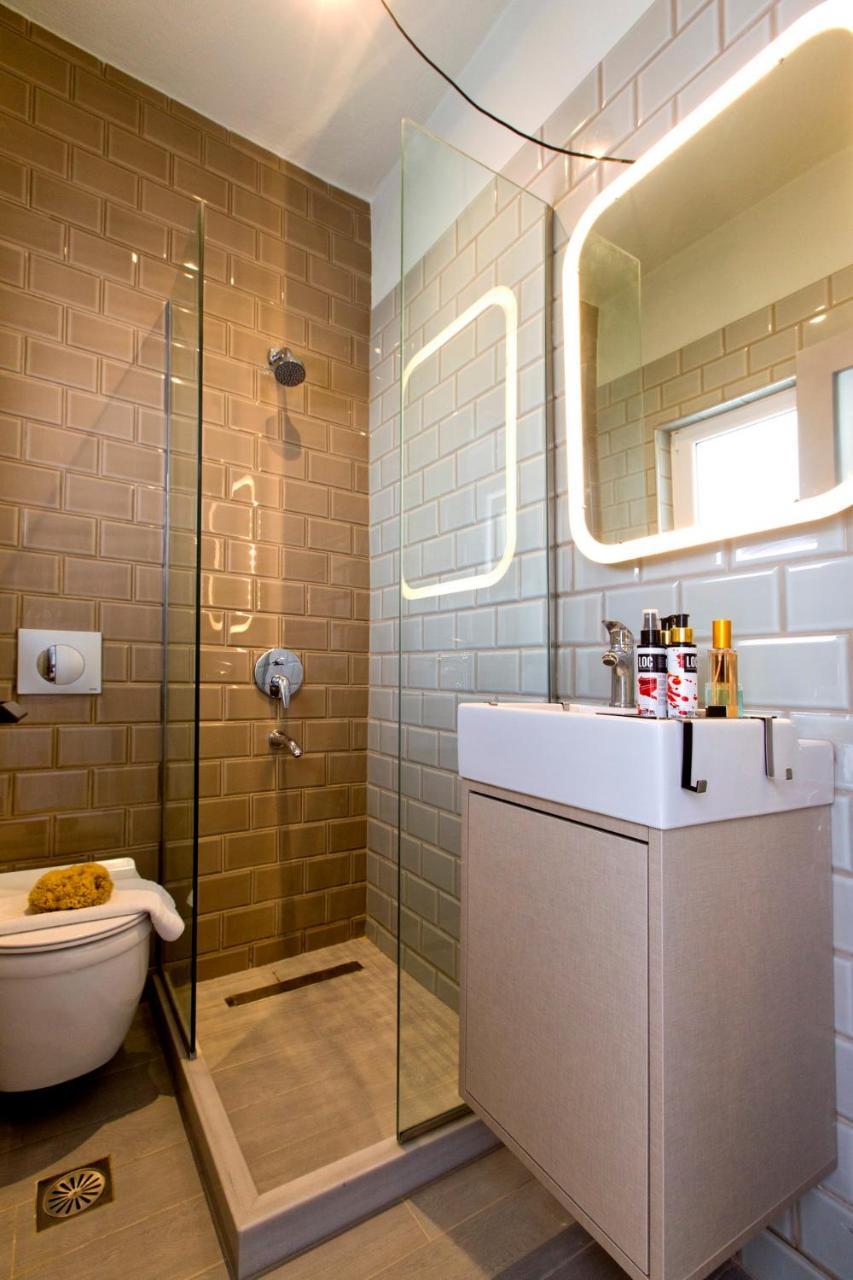 Loc Hospitality Urban Suites コルフ島 エクステリア 写真