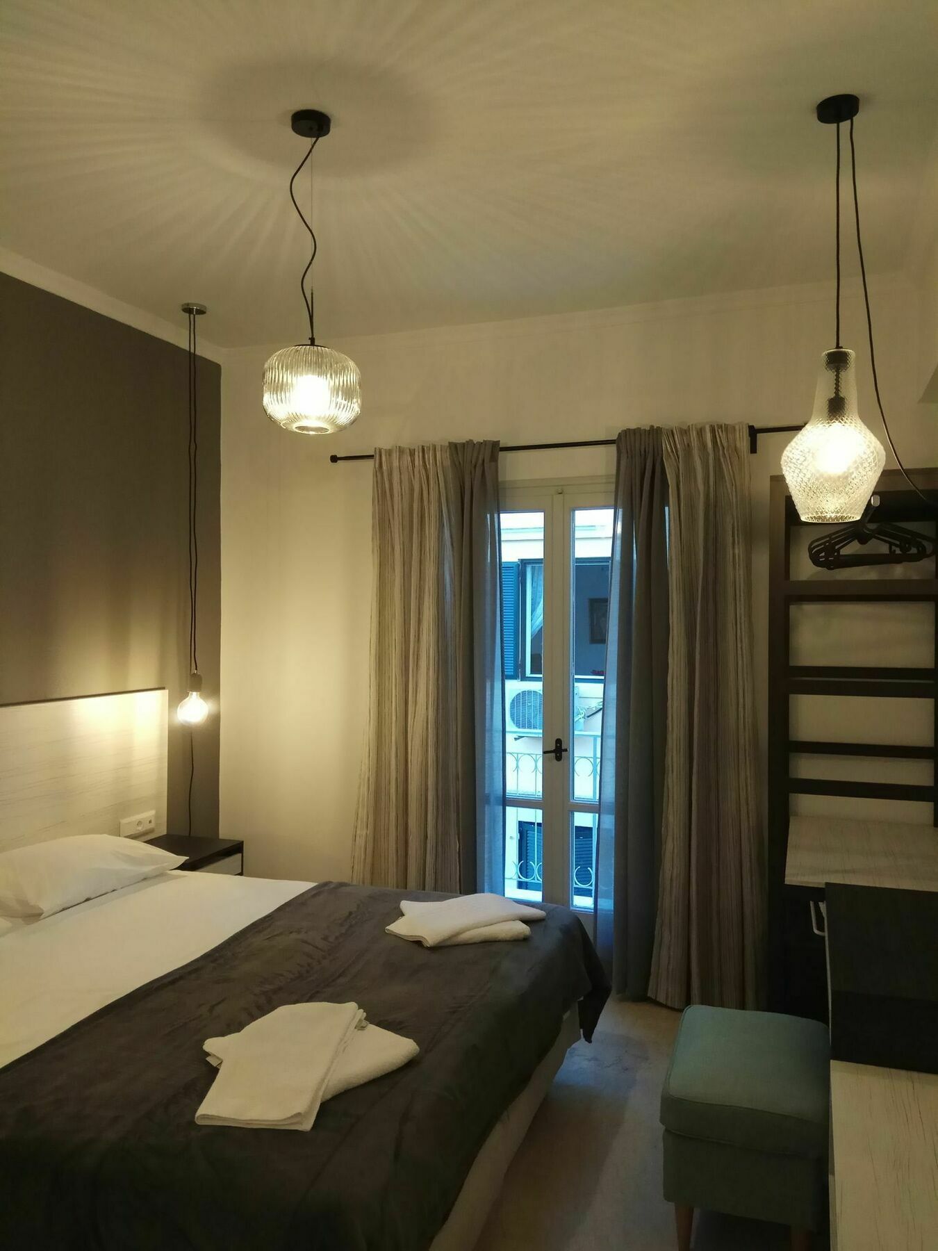 Loc Hospitality Urban Suites コルフ島 エクステリア 写真
