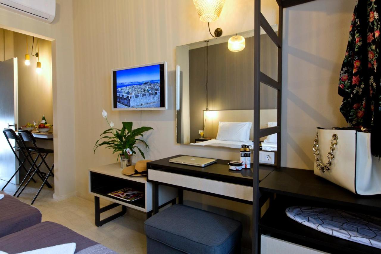 Loc Hospitality Urban Suites コルフ島 エクステリア 写真